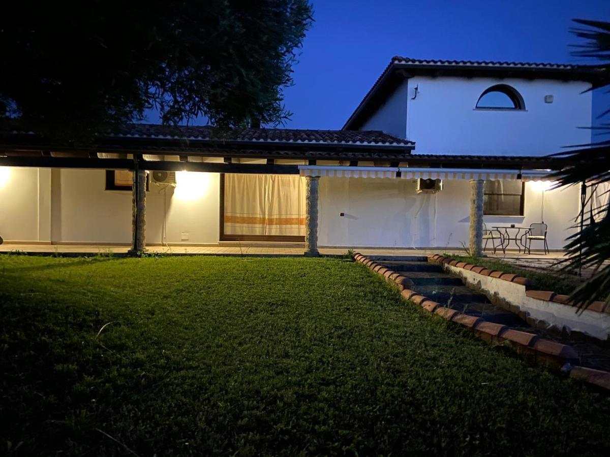 Villa Sarda อัสเซมินิ ภายนอก รูปภาพ